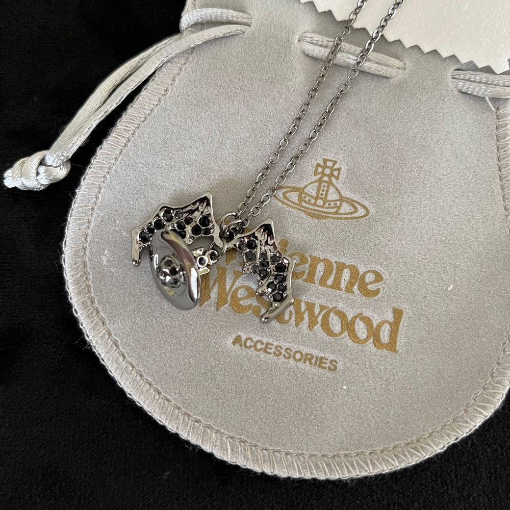 bat vivienne westwood necklace🦇